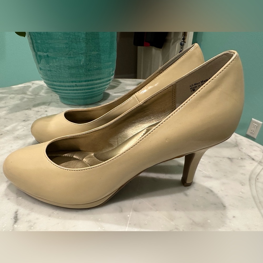 Tan heels